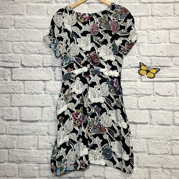 TOPSHOP Black & White Floral Mini Dress with Tulip Hem Size 8 - Picture 7 of 12